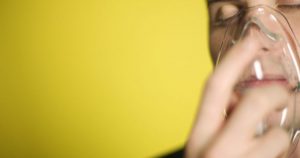 Investigadores está usando la Inteligencia Artificial con sentido del olfato para detectar enfermedades en el aliento. Foto: TICbeat