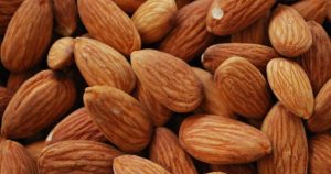 Las almendras son uno de los alimentos más nutritivos. Foto: EFE 