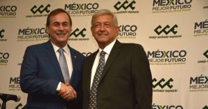 Los empresarios y el izquierdista, juntos. Imágenes inéditas se viven en México. Foto: Twitter / @cceoficialmx