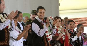 En una imagen de abril de 2014, el Presidente Enrique Peña Nieto presumió en San José del Rincón, Edomex, los beneficios de la Cruzada Nacional contra el Hambre. Foto: Cuartoscuro