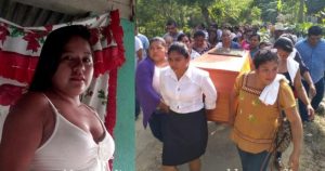 Las mujeres del pueblo se sumaron se sumaron a la indignación por el feminicidio de Hortencia. Ellas cargaron su féretro hasta el panteón para exigir justicia. Foto: BlogExpediente
