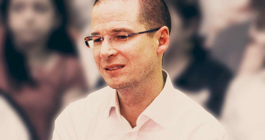 CRÓNICA | Anaya, en el día histórico, apareció dos veces: Votó... y reconoció su derrota