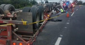 El conductor perdió la vida. Foto: Plumas libres 