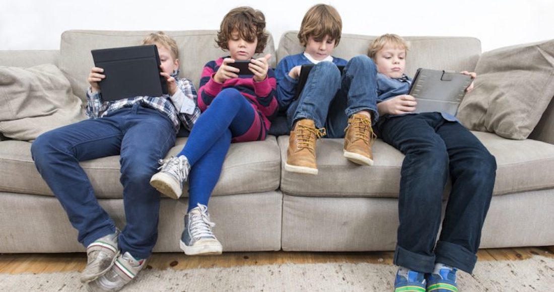 Las nuevas tecnologías traen nuevos retos a los padres. Foto: TICbeat 