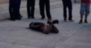 El sujeto fue trasladado a un hospital por elementos de la Cruz Roja. Foto: Pulso.