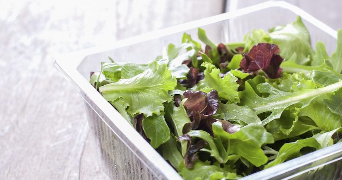 Ensalada en envase de plástico. Foto: TICbeat