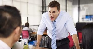 Cuatro técnicas para controlar la ira en el trabajo de manera sana y sencilla