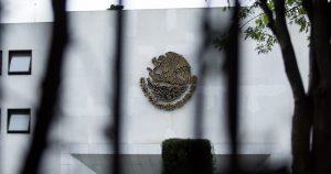 “¿Búnker?”, suelta un visitante. Envuelve la palabra con un tono irónico. Foto: Cuartoscuro. 