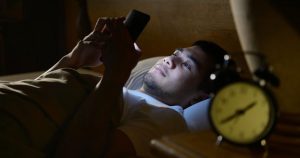 Diez cosas que deberían desaparecer de tu dormitorio, al menos a la hora de dormir. Foto: TICbeat