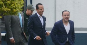 Un hombre feliz. La salida de Arturo Bermúdez del penal, ayer. Foto: Cuartoscuro