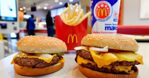 El Índice Bic Mac es un recurso que compara el poder adquisitivo de los distintos países basándose en el precio de la hamburguesa Big Mac. Foto: AP