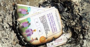 Decenas de personas manifestaron el fin de semana su rechazo a una consulta que consideraron no válida. Foto: Cuartoscuro