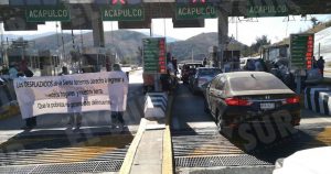 Los desplazados tomaron la caseta de Palo Blanco. Foto: Facebook, El Sur.