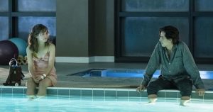 A dos metros de ti es protagonizada por Cole Sprouse y  Haley Lu Richardson. Foto: Especial 