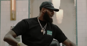 El basquetbolista probará suerte como conductor de la serie "The Shop".
Foto: Captura de pantalla.