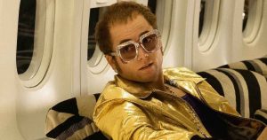 Los productores de Rocketman querían censurar esta escena para reducir su clasificación por edades. Foto: Paramount