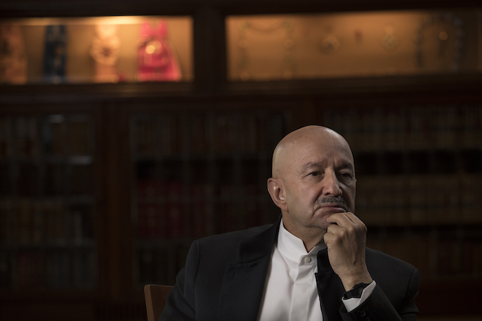 Durante el sexenio de Carlos salinas de Gortari se cometió el llamado "error de diciembre". Foto: Netflix 
