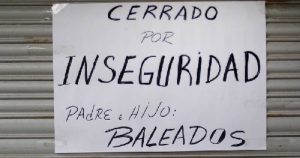 El Presidente de la Canaco pidió a las autoridades una estrategia para combatir a la delincuencia y que el reforzamiento de la vigilancia no sea temporal sino permanente. Foto: Plumas Libres. 