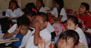 Las cinco etnias que habitan La Montaña se organizaron para crear escuelas primarias bilingües, donde puedan hablar su lengua materna sin discriminación. Foto: Kau Sirenio Pioquinto/Pie de Página