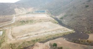 Este cierre, según medios locales, generaría que un promedio de mil toneladas de basura por día no tenga un lugar certificado para su confinamiento. Foto: Plumas Libres
