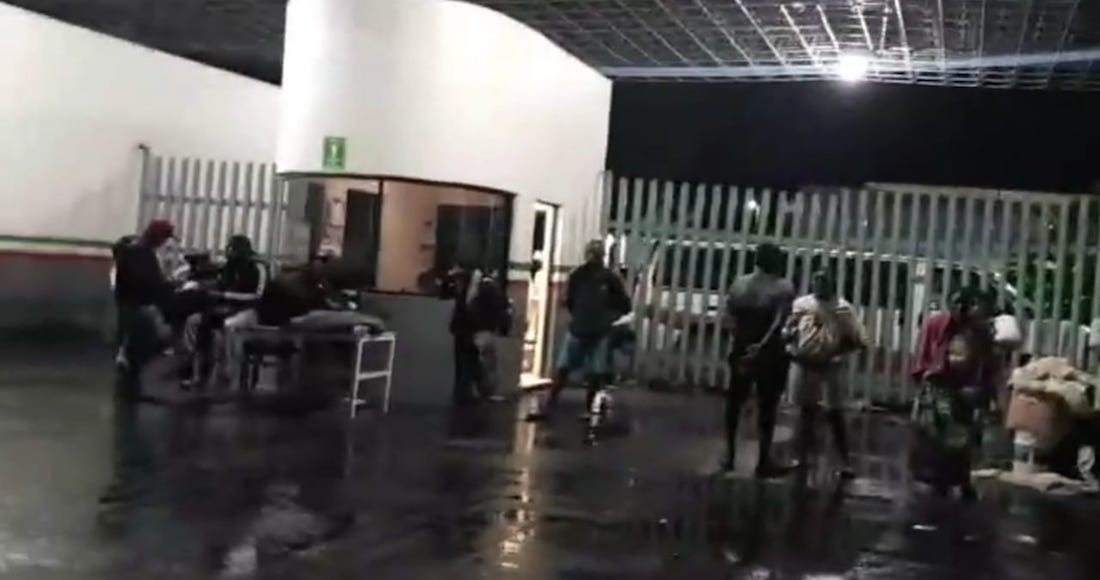 El INM confirmó que la noche del martes, un grupo de ciudadanos cubanos albergados en la Estación Migratoria Siglo XXI en Tapachula, “promovieron una salida no autorizada de las instalaciones”. Foto: Especial.