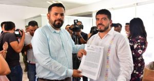 La denuncia penal fue presentada por el presunto desvío millonario de recursos federales en  Secretaría de Educación de Veracruz. Foto: Plumas Libres 