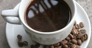 El café puede resultar sumamente beneficioso, aunque a largo plazo también tenga determinadas consecuencias negativas.(Imagen ilustrativa) Foto: EFE
