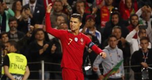 Cristiano Ronaldo tras anotar el segundo gol de Portugal en la victoria 3-1 ante Suiza en las semifinales de la Liga de Naciones de Europa. Foto: AP