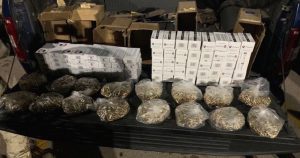 Elementos de la Policía Federal detuvieron en la Garita Internacional Puerta México en Nogales, Sonora, a una mujer de nacionalidad estadounidense que transportaba aproximadamente 8 mil cartuchos para arma de fuego de diferentes calibres. Foto: Proyecto Puente