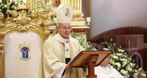 En la conmemoración del "Día del Padre", expuso que dicha celebración sirve para reconocer a quien dio la vida y el apellido, ya que estas personas "les debemos la honra". Foto: Pulso. 