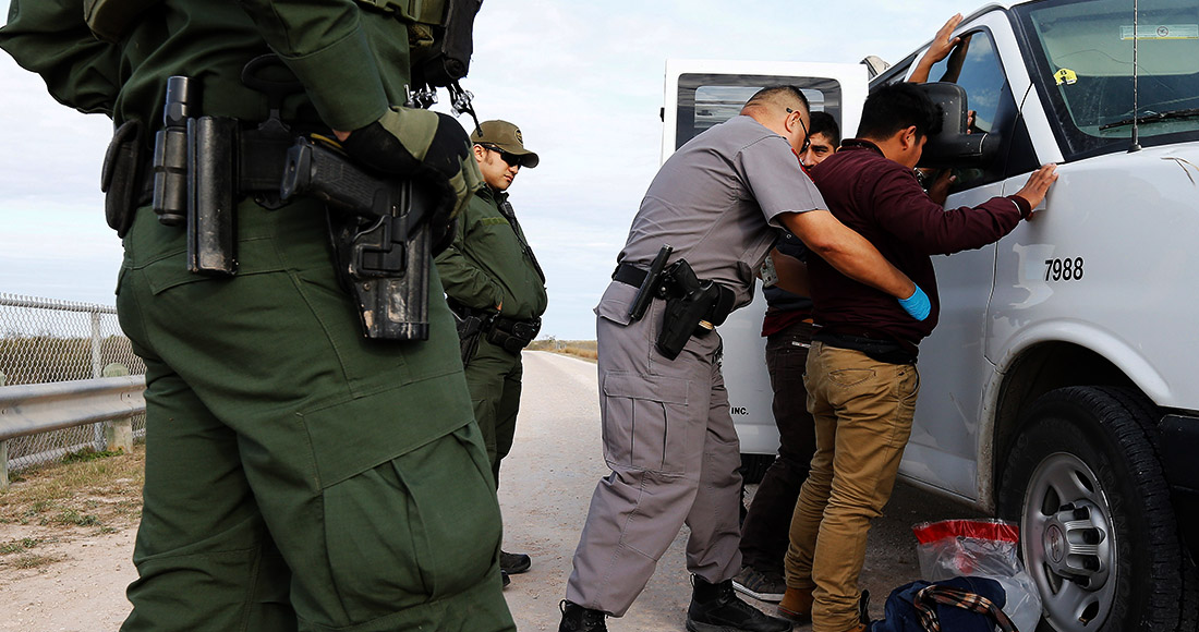 Para el Servicio de Control de Inmigración y Aduanas (ICE, por sus siglas en inglés), detener a estas personas es una tarea que requiere tiempo, mucho trabajo y no siempre es exitosa. Con frecuencia, para arrestar a un solo inmigrante es necesario vigilarlo durante días. Foto: EFE