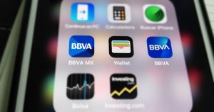 Las aplicaciones móviles de BBVA. Imagen: SinEmbargo.
