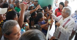 El Presidente Andrés Manuel López Obrador tuvo un ligero incremento en su nivel de popularidad. Foto: Gobierno de México.