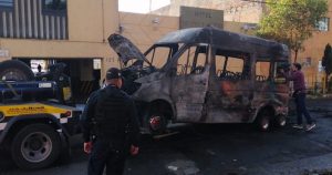 El pasado 31 de agosto una combi fue incendiada en la CdMx. Foto: Cuartoscuro.