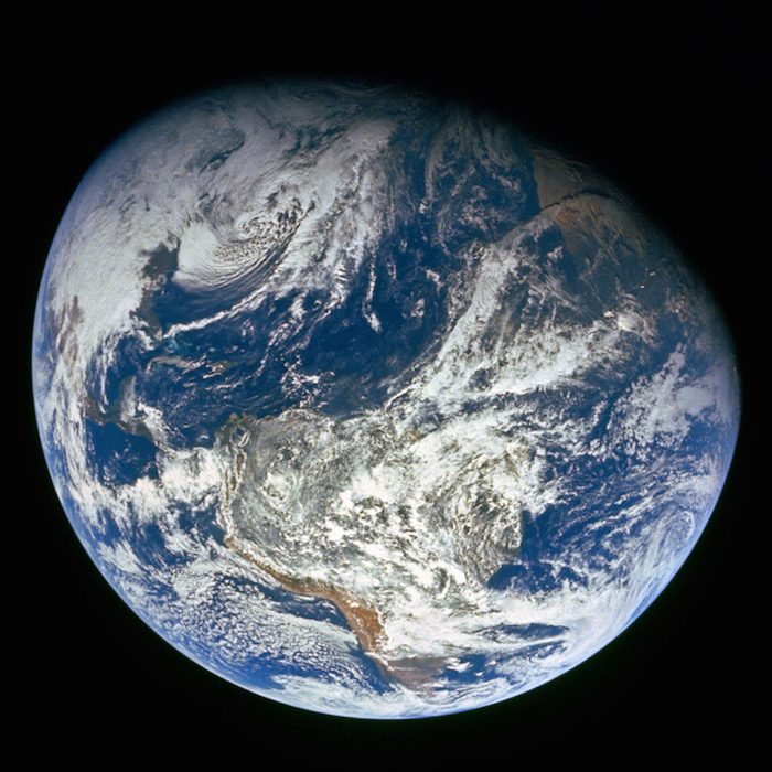 La Primera Foto Del Planeta Tierra Tomada Desde El Espacio Cumple 73