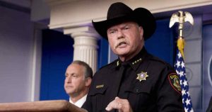 Waybourn había hecho las declaraciones en contra de los inmigrantes en la Casa Blanca en el marco de la campaña del Servicio de Inmigración y Control de Aduanas (ICE) contra el “activismo judicial”. Foto: AP