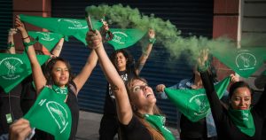 La "marea verde", desde su surgimiento en Argentina, ha cobrado relevancia como movimiento plural, orgánico y diverso. Foto: Andrea Murcia, Cuartoscuro