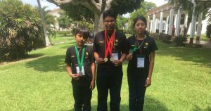 El pequeño de Tapachula integra ahora la selección chiapaneca, junto a Franco y Diana quienes se encuentran en niveles más avanzados para competir y buscar su pase a la Olimpiada Mundial de Matemáticas que se realizará en Indonesia. Foto: Chiapas Pararelo