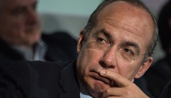 Calderón dice que AMLO chantajea a los ministros