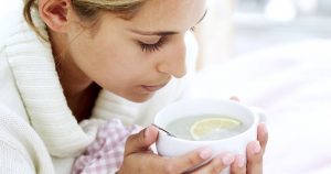 Mientras que en verano apetecen ensaladas, ceviches, platos crudos o sopas frías, en esta temporada del año buscamos aportar calor al cuerpo a través de la alimentación. Foto: EFE.