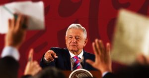 Según el diario de circulación nacional, desde 2001, todos los presidentes registraron caídas de popularidad desde su primer año. Foto: Andrea Murcia, Cuartoscuro