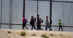 La ley migratoria estadounidense obliga a admitir las solicitudes de asilo de los migrantes que lleguen a la frontera, siempre y cuando no hayan pasado antes por un país seguro. Foto: Nacho Ruiz,  Cuartoscuro