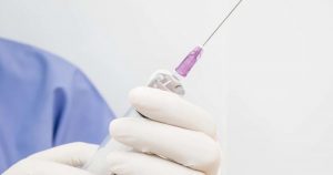 También precisó que para realizar el último estudio se reclutaron 303 candidatos y se obtuvo un éxito del 97.3 por ciento y sin mayores efectos secundarios. Foto: Telemundo. 