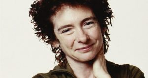 La autora tenía dos impulsos vitales: encontrar a su madre biológica y dar testimonio de que la literatura salva cuando parece inevitable el hundimiento. Foto: Especial