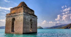 La Alejandría fue construida por Alejandro Magno y se asegura que la magnitud de sus edificaciones fue tan potente que el peso de los inmuebles provocó que terminara bajo el agua. Foto: Pixabay.