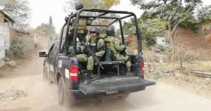 De acuerdo algunos moradores el enfrentamiento duró más de una hora, al escuchar las detonaciones, sólo apagaron los focos y se encerraron en sus viviendas. Foto: Especial, POPLab
