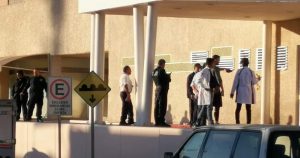 Asesinan a guardia en área de urgencias del IMSS en Ciudad Obregón, Sonora. Foto: Twitter @l4nd3t4
