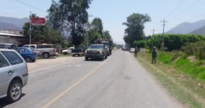 Dos sujetos intentaron privar de su libertad a un joven, pero el papá desenfundó su arma y disparó contra de ellos. Foto: Especial/Plumas Libres