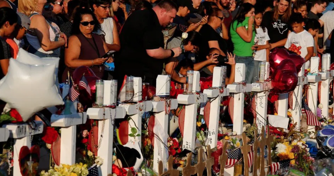 Las armas de fuego se usaron en la mayoría de los ataques. En ocho incidentes los perpetradores usaron cuchillos y hachas, y en dos le prendieron fuego a una casa móvil, matando a quienes se encontraban en su interior. En uno de eso casos, el atacante fue un niño. Foto: EFE. 