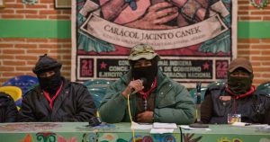 Durante las últimas horas del Foro en Defensa del Territorio y la Madre Tierra, los asistentes acodaron tareas para continuar con la organización y continuar con las luchas que cada pueblo tiene en su territorio de forma conjunta. Foto: Isabel Mateos, Cuartoscuro